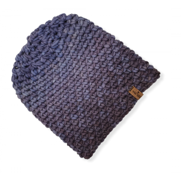 Thick cap made of plant-dyed wool