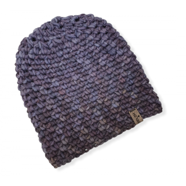 Thick cap made of plant-dyed wool