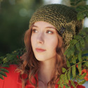 Thick cap made of plant-dyed wool Thick cap made of plant-dyed wool