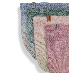 Czapka z wełny merino farbowanej naturalnie roślinami Czapka z wełny merino farbowanej naturalnie roślinami