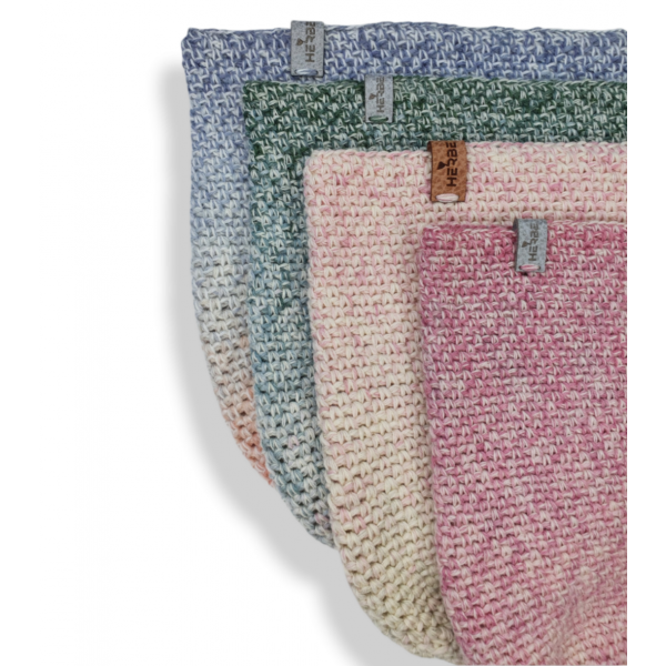 Czapka z wełny merino farbowanej naturalnie roślinami