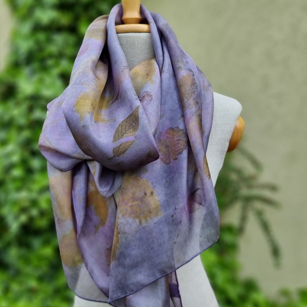Duży, jedwabny szal pareo farbowany roślinami