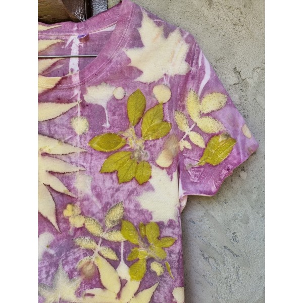 copy of T-shirt z roślinnym nadrukiem farbowany naturalnie